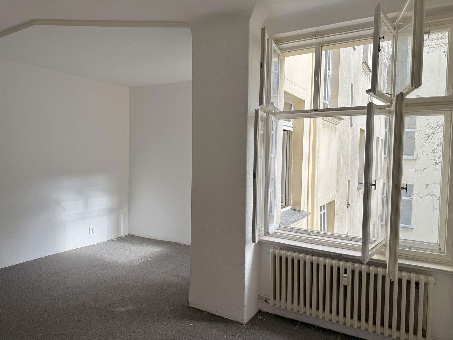 Predaj bytu 1-izbový 43 m², Berlin, Berlín Predaj bytu 1-izbový 43 m², Berlin, Berlín