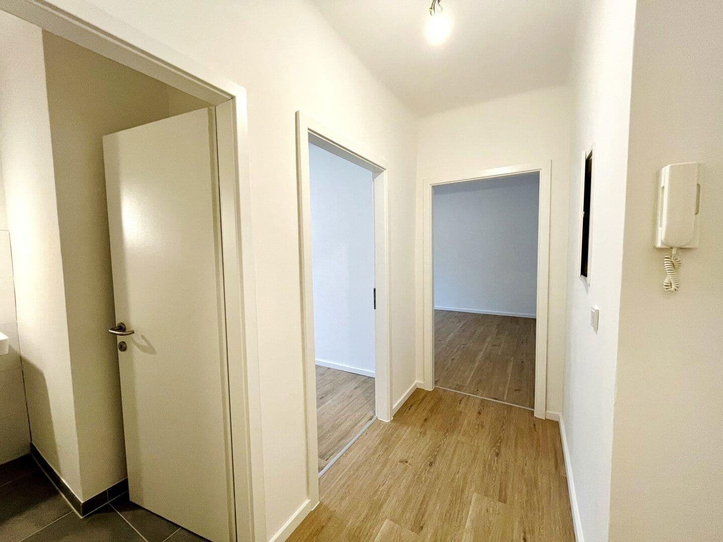 Prenájom bytu 3-izbový 60 m², Wien, Viedeň Prenájom bytu 3-izbový 60 m², Wien, Viedeň