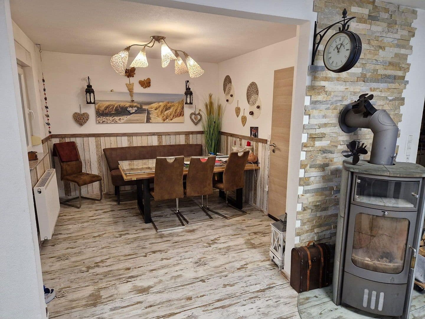 Predaj domu 155 m², pozemek 412 m², Brackenheim, Bádensko-Wurttembersko Predaj domu 155 m², pozemek 412 m², Brackenheim, Bádensko-Wurttembersko