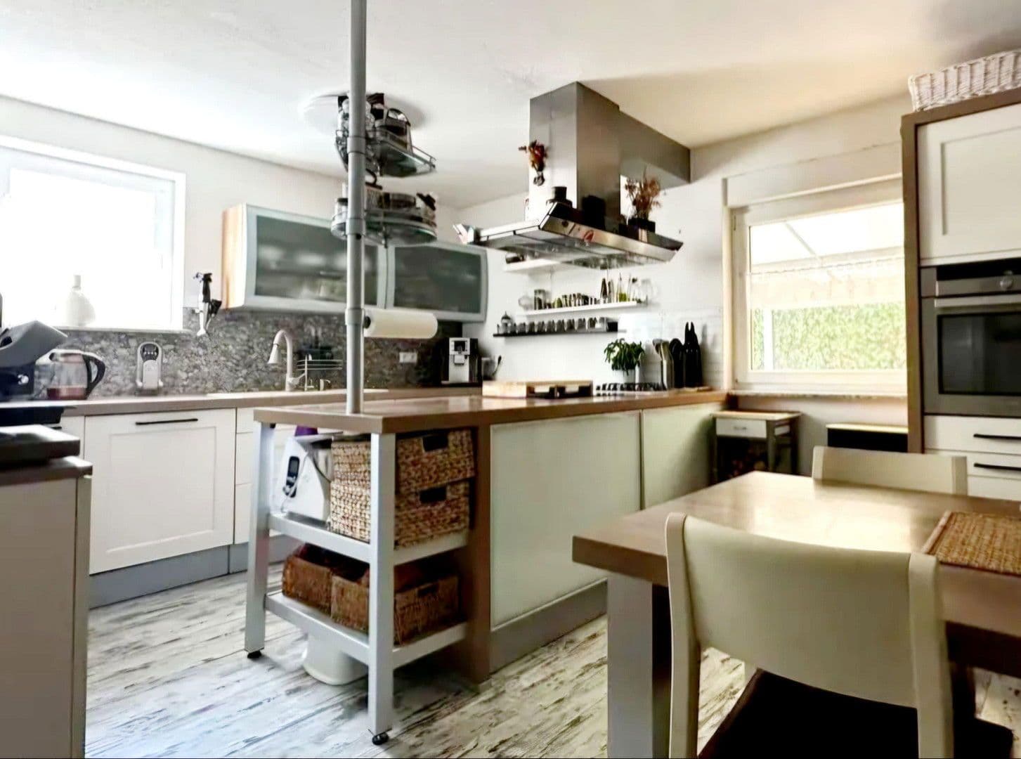 Predaj domu 155 m², pozemek 412 m², Brackenheim, Bádensko-Wurttembersko Predaj domu 155 m², pozemek 412 m², Brackenheim, Bádensko-Wurttembersko