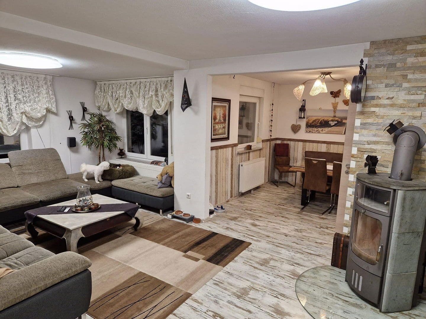 Predaj domu 155 m², pozemek 412 m², Brackenheim, Bádensko-Wurttembersko Predaj domu 155 m², pozemek 412 m², Brackenheim, Bádensko-Wurttembersko