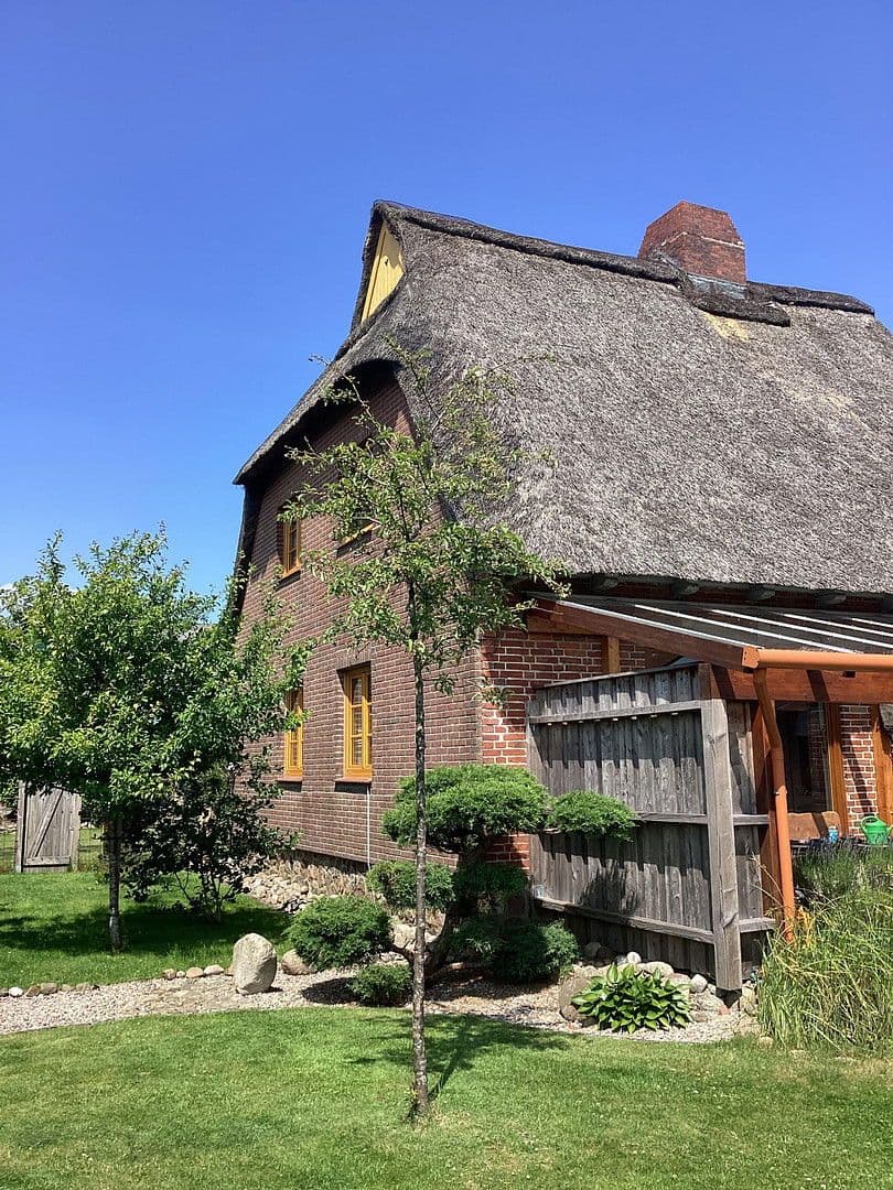 Predaj domu 130 m², pozemek 671 m², Heinkenborstel, Šlezvicko-Holštajnsko Predaj domu 130 m², pozemek 671 m², Heinkenborstel, Šlezvicko-Holštajnsko