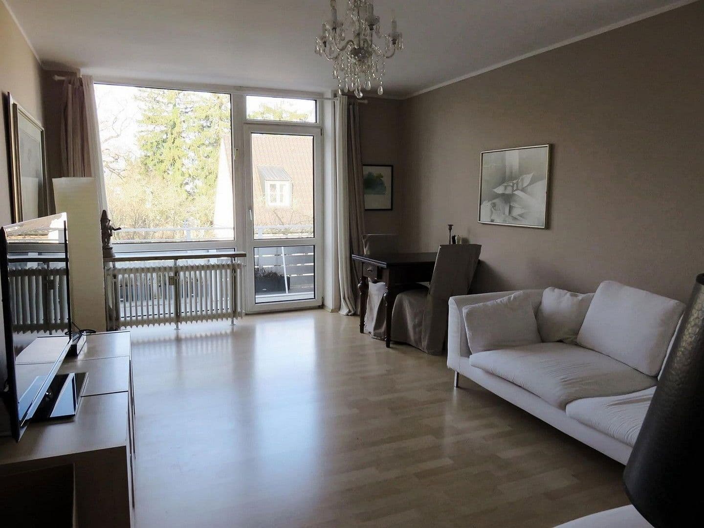 Prenájom bytu 2-izbový 65 m², München, Bavorsko Prenájom bytu 2-izbový 65 m², München, Bavorsko