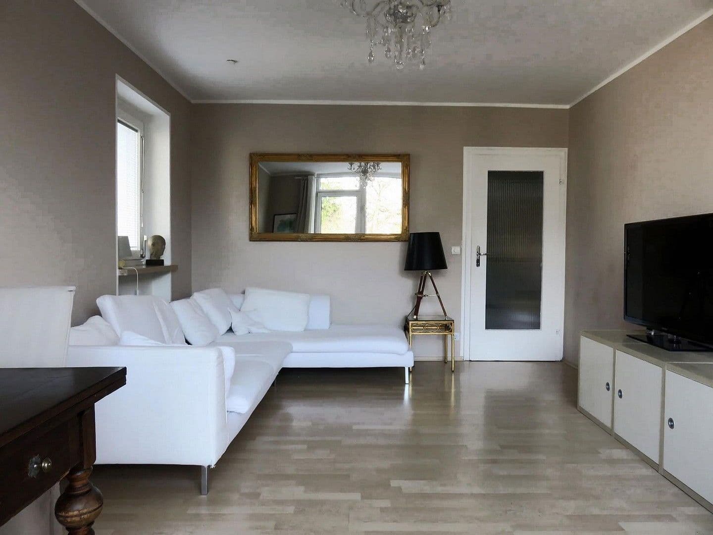 Prenájom bytu 2-izbový 65 m², München, Bavorsko Prenájom bytu 2-izbový 65 m², München, Bavorsko