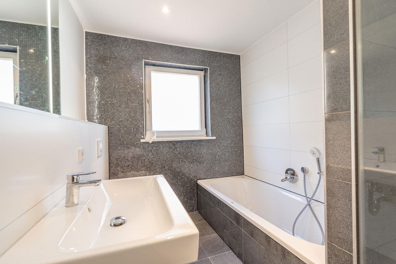 Prenájom bytu 3-izbový 125 m², Am Stadtberg 28, Dillingen an der Donau, Bavorsko Prenájom bytu 3-izbový 125 m², Am Stadtberg 28, Dillingen an der Donau, Bavorsko