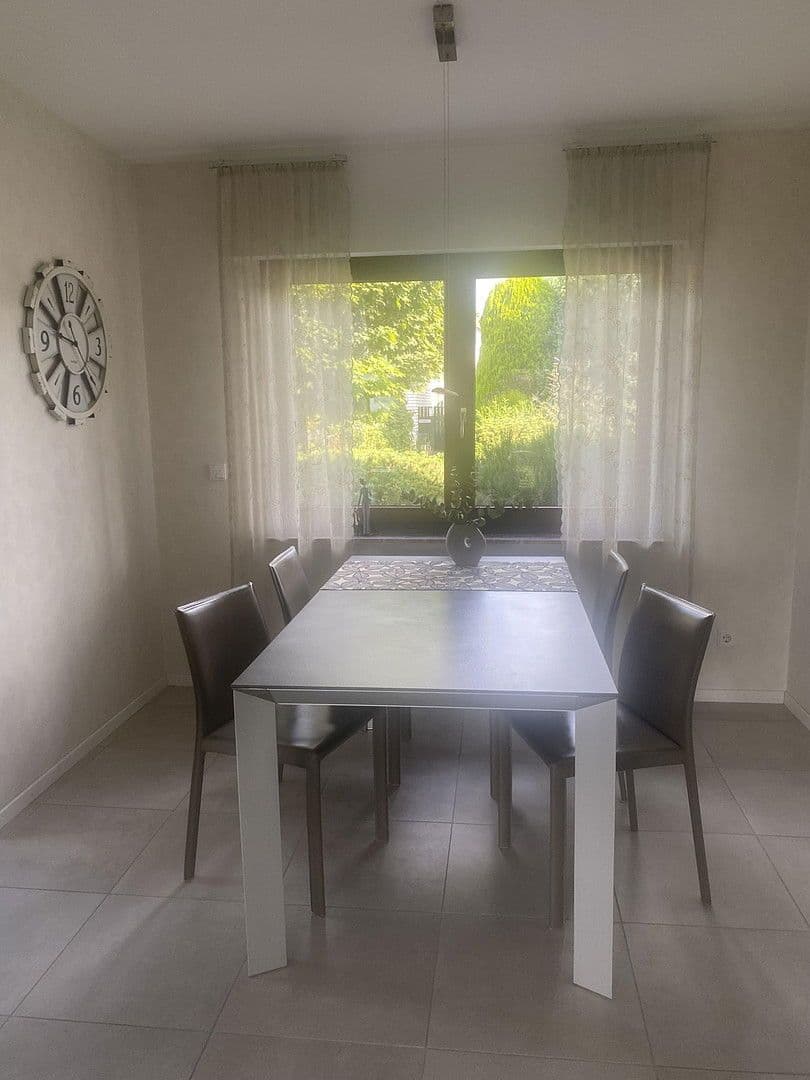 Predaj domu 180 m², pozemek 582 m², Polch, Porýnie-Falcko Predaj domu 180 m², pozemek 582 m², Polch, Porýnie-Falcko