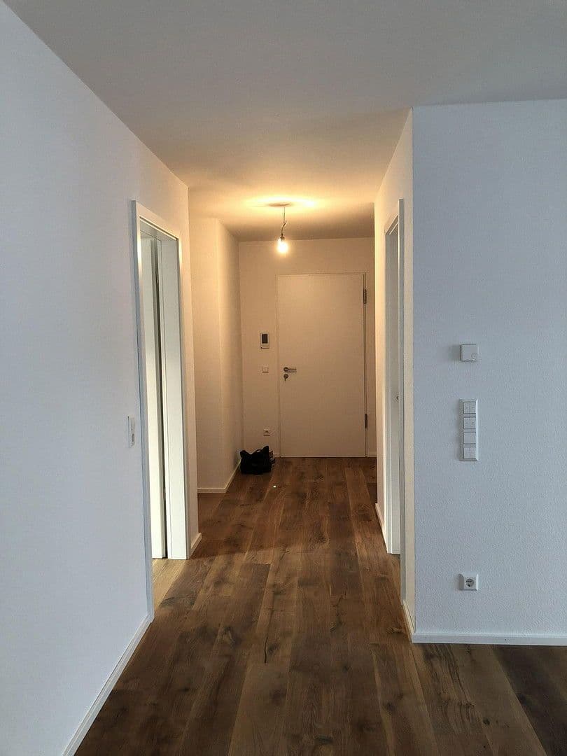 Prenájom bytu 3-izbový 92 m², Lörrach, Bádensko-Wurttembersko Prenájom bytu 3-izbový 92 m², Lörrach, Bádensko-Wurttembersko