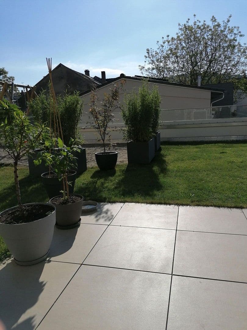 Prenájom bytu 3-izbový 92 m², Lörrach, Bádensko-Wurttembersko Prenájom bytu 3-izbový 92 m², Lörrach, Bádensko-Wurttembersko