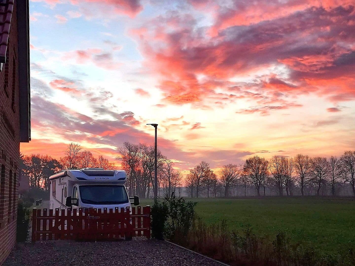 Predaj domu 160 m², pozemek 859 m², Dersum, Dolné Sasko Predaj domu 160 m², pozemek 859 m², Dersum, Dolné Sasko