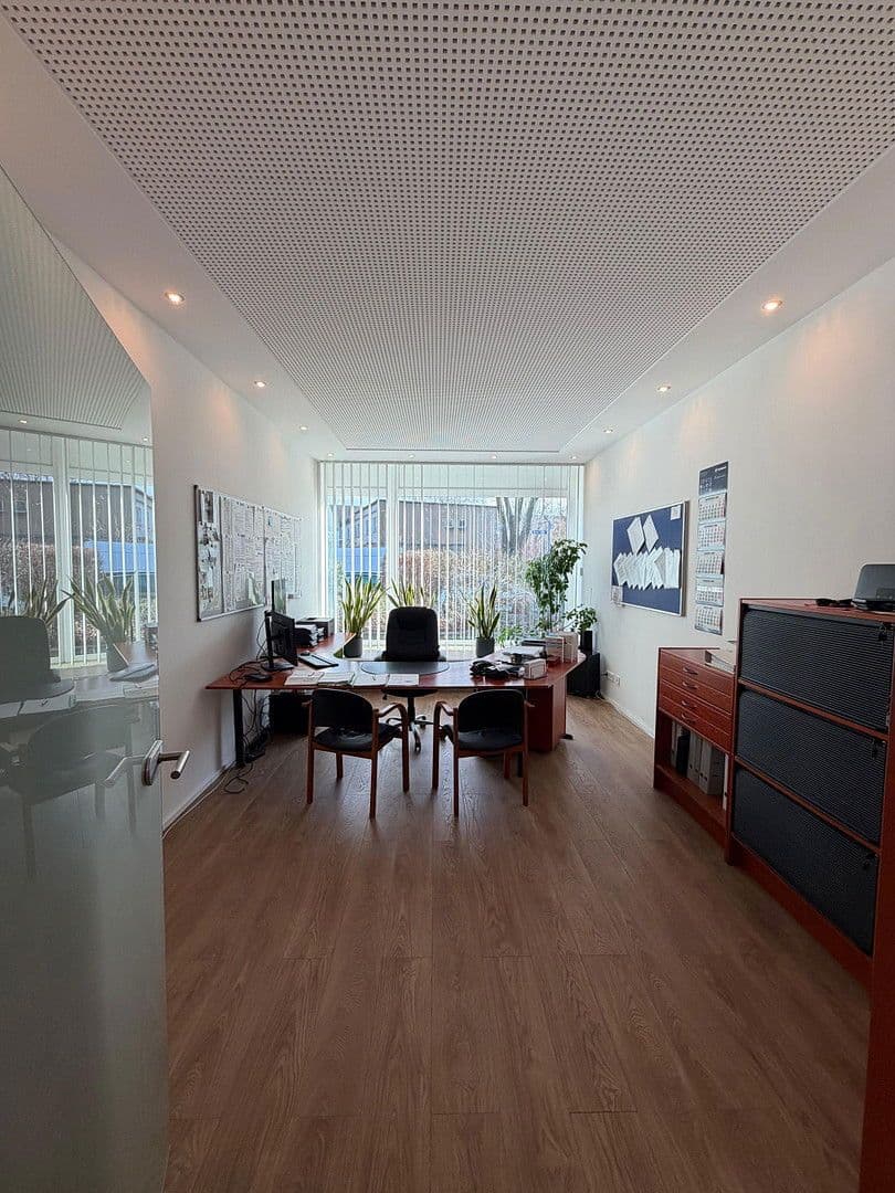 Prenájom kancelárie 42 m², Tiroler Straße 46, Frankfurt am Main, Hesensko Prenájom kancelárie 42 m², Tiroler Straße 46, Frankfurt am Main, Hesensko