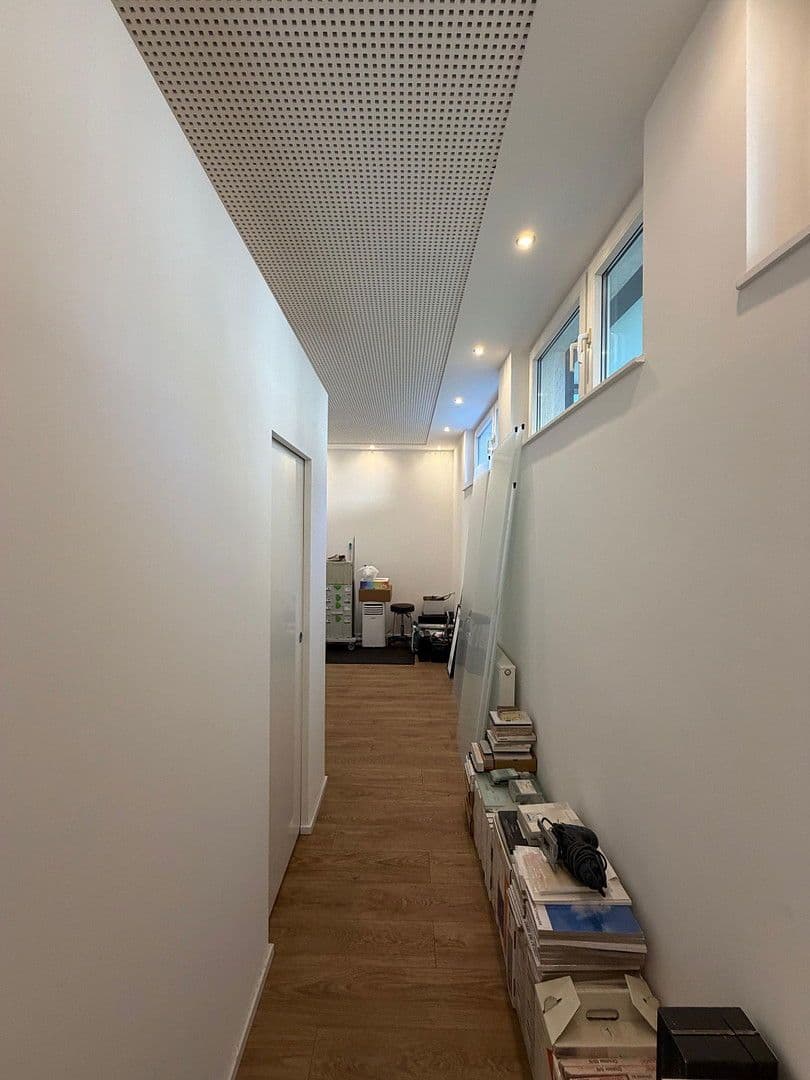 Prenájom kancelárie 42 m², Tiroler Straße 46, Frankfurt am Main, Hesensko Prenájom kancelárie 42 m², Tiroler Straße 46, Frankfurt am Main, Hesensko