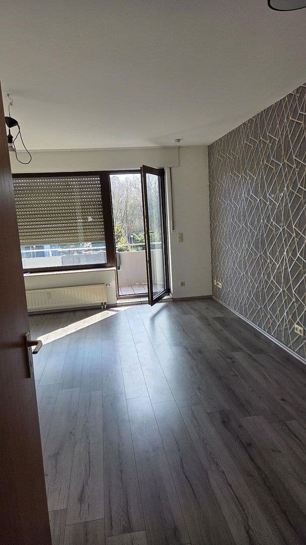 Prenájom bytu 3-izbový 74 m², Kurfürstenstraße 12, Duisburg, Severné Porýnie - Westfálsko Prenájom bytu 3-izbový 74 m², Kurfürstenstraße 12, Duisburg, Severné Porýnie - Westfálsko