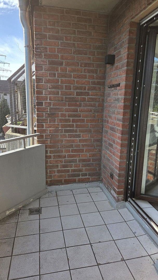 Prenájom bytu 3-izbový 74 m², Kurfürstenstraße 12, Duisburg, Severné Porýnie - Westfálsko Prenájom bytu 3-izbový 74 m², Kurfürstenstraße 12, Duisburg, Severné Porýnie - Westfálsko