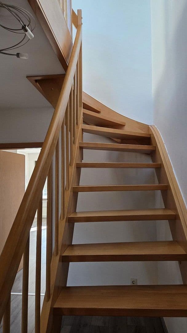 Prenájom bytu 3-izbový 74 m², Kurfürstenstraße 12, Duisburg, Severné Porýnie - Westfálsko Prenájom bytu 3-izbový 74 m², Kurfürstenstraße 12, Duisburg, Severné Porýnie - Westfálsko