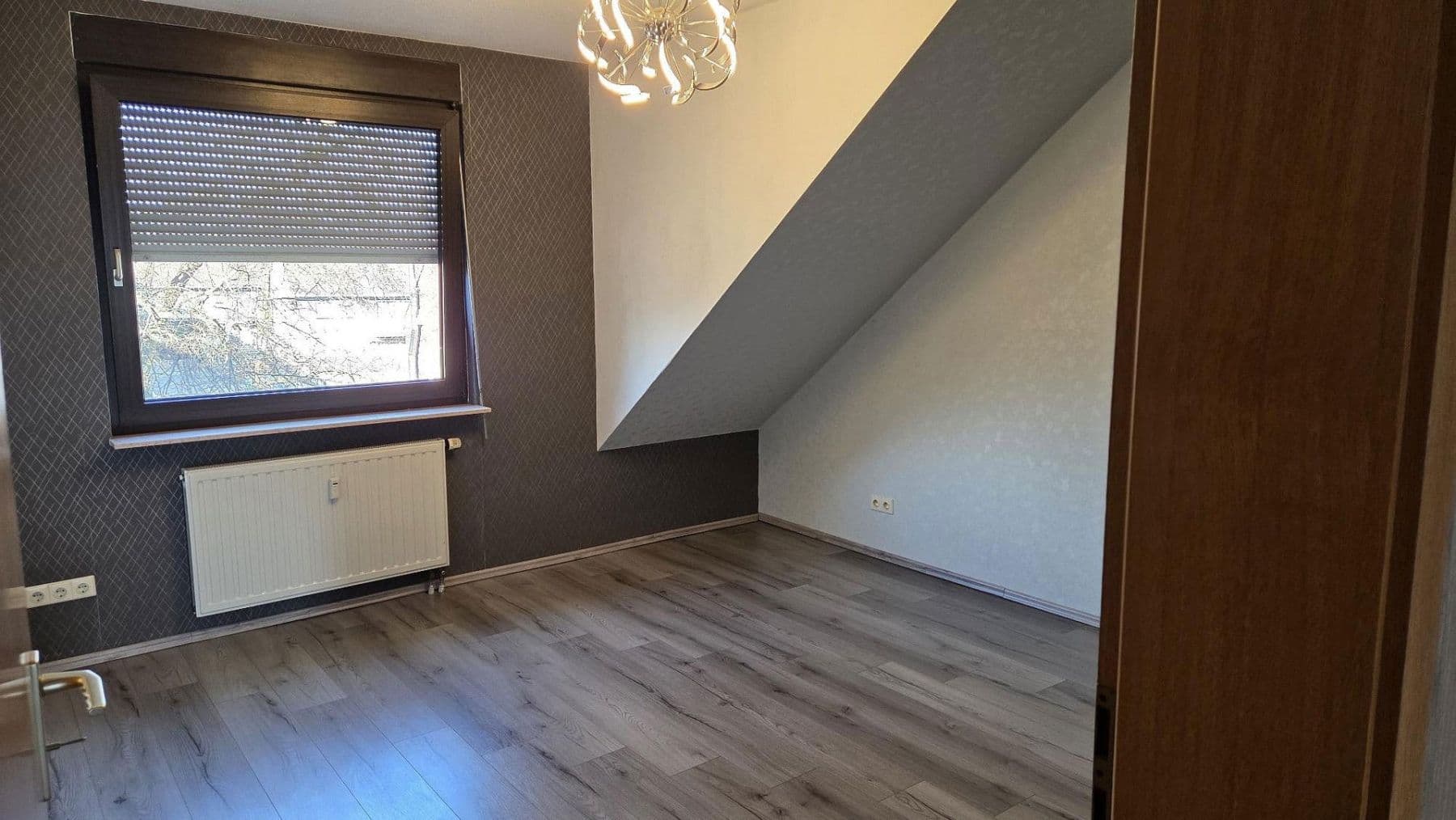 Prenájom bytu 3-izbový 74 m², Kurfürstenstraße 12, Duisburg, Severné Porýnie - Westfálsko Prenájom bytu 3-izbový 74 m², Kurfürstenstraße 12, Duisburg, Severné Porýnie - Westfálsko