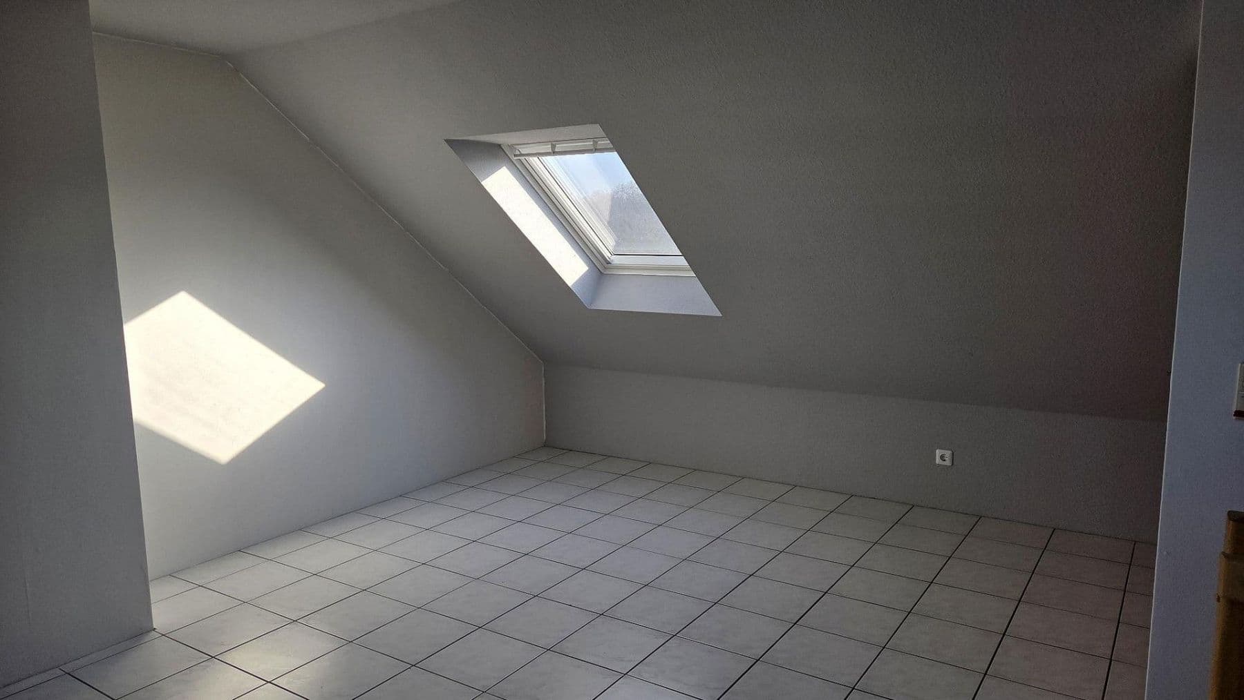 Prenájom bytu 3-izbový 74 m², Kurfürstenstraße 12, Duisburg, Severné Porýnie - Westfálsko Prenájom bytu 3-izbový 74 m², Kurfürstenstraße 12, Duisburg, Severné Porýnie - Westfálsko