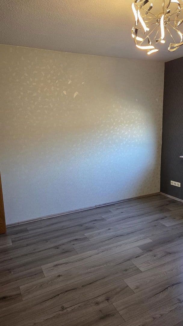 Prenájom bytu 3-izbový 74 m², Kurfürstenstraße 12, Duisburg, Severné Porýnie - Westfálsko Prenájom bytu 3-izbový 74 m², Kurfürstenstraße 12, Duisburg, Severné Porýnie - Westfálsko