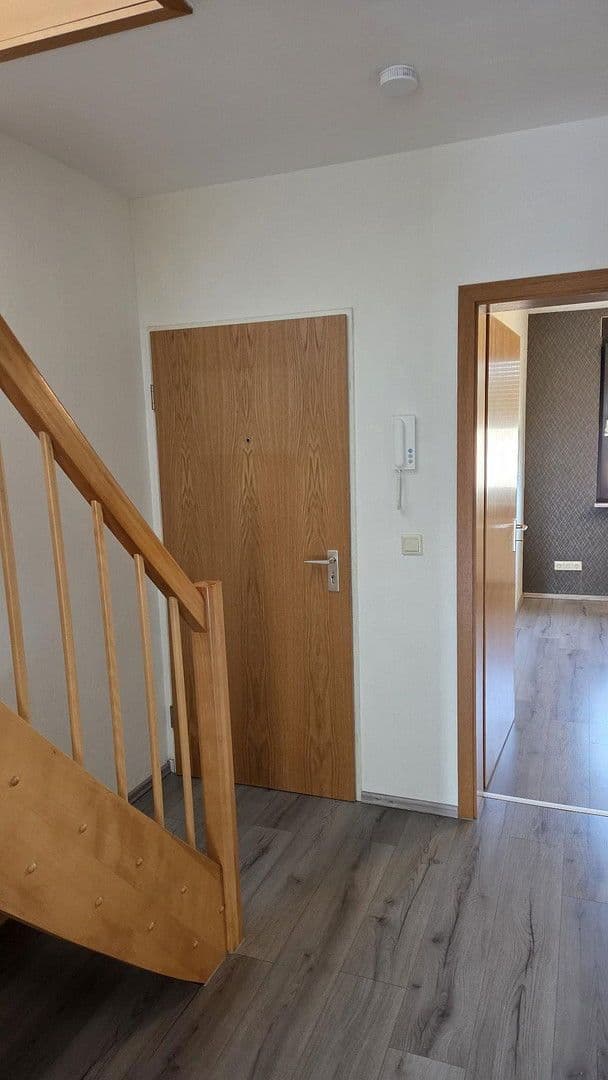 Prenájom bytu 3-izbový 74 m², Kurfürstenstraße 12, Duisburg, Severné Porýnie - Westfálsko Prenájom bytu 3-izbový 74 m², Kurfürstenstraße 12, Duisburg, Severné Porýnie - Westfálsko