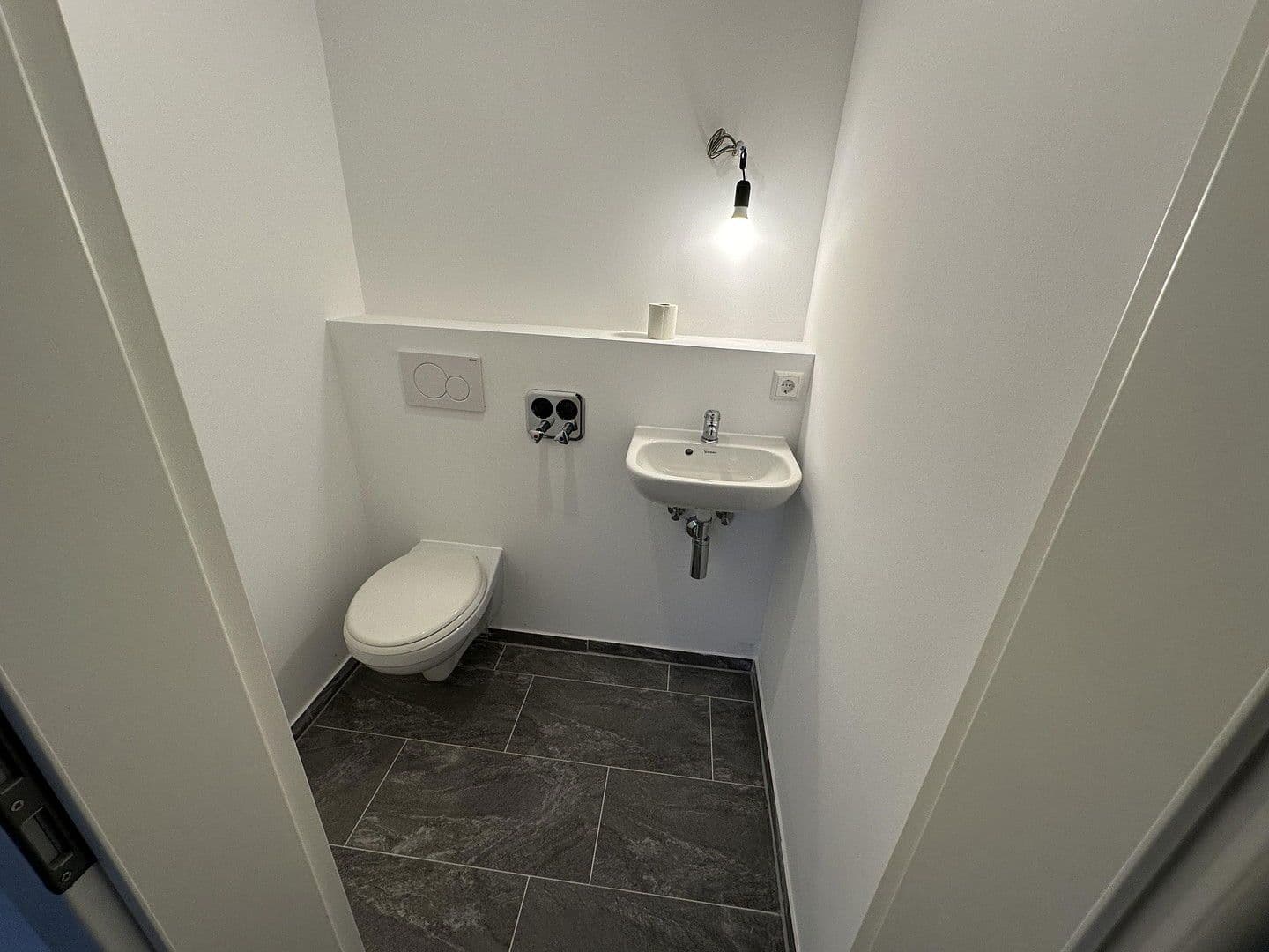 Prenájom kancelárie 35 m², Fritz-Müller-Str.135, Esslingen am Neckar, Bádensko-Wurttembersko Prenájom kancelárie 35 m², Fritz-Müller-Str.135, Esslingen am Neckar, Bádensko-Wurttembersko