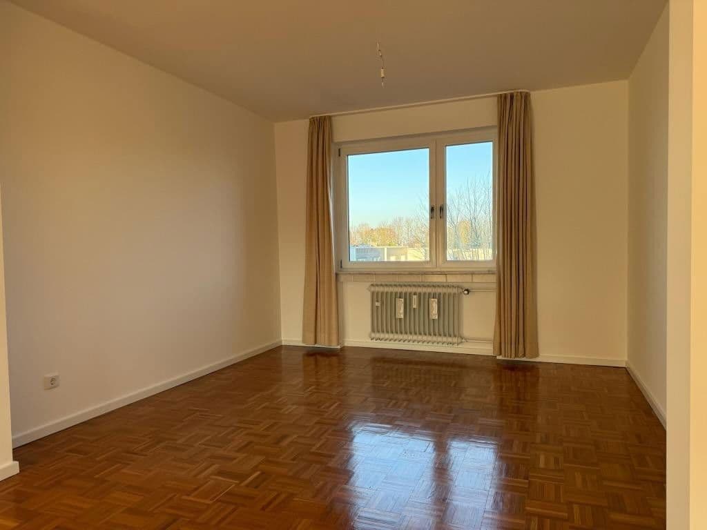 Prenájom bytu 3-izbový 123 m², Frechen, Severné Porýnie - Westfálsko Prenájom bytu 3-izbový 123 m², Frechen, Severné Porýnie - Westfálsko