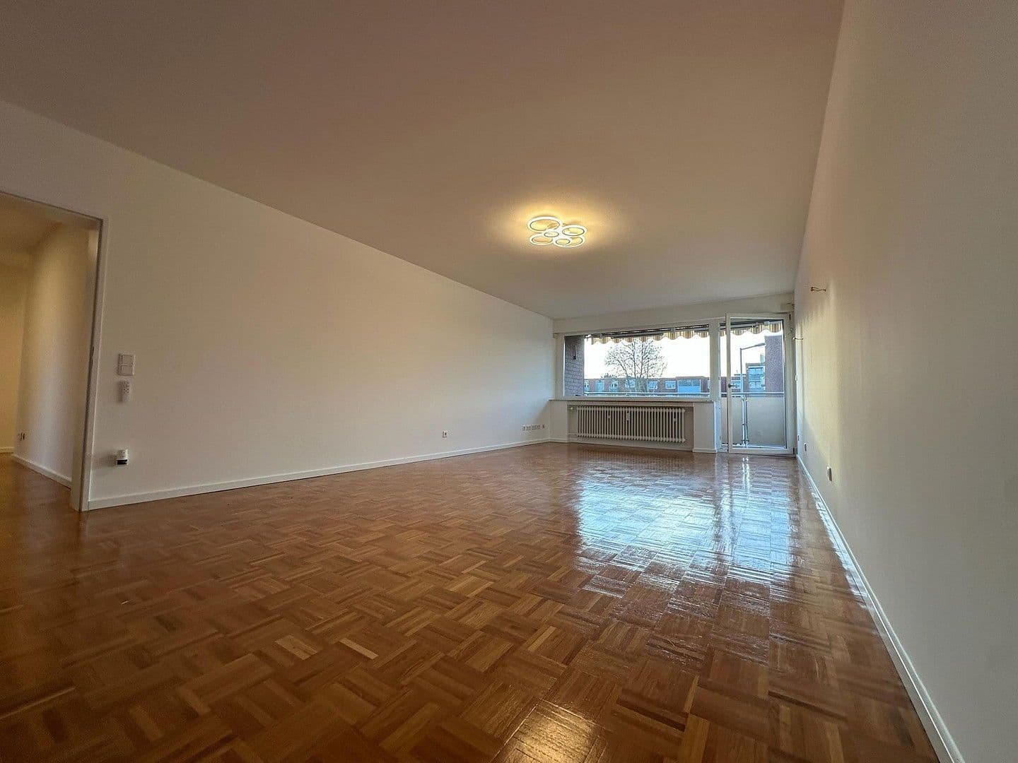 Prenájom bytu 3-izbový 123 m², Frechen, Severné Porýnie - Westfálsko Prenájom bytu 3-izbový 123 m², Frechen, Severné Porýnie - Westfálsko