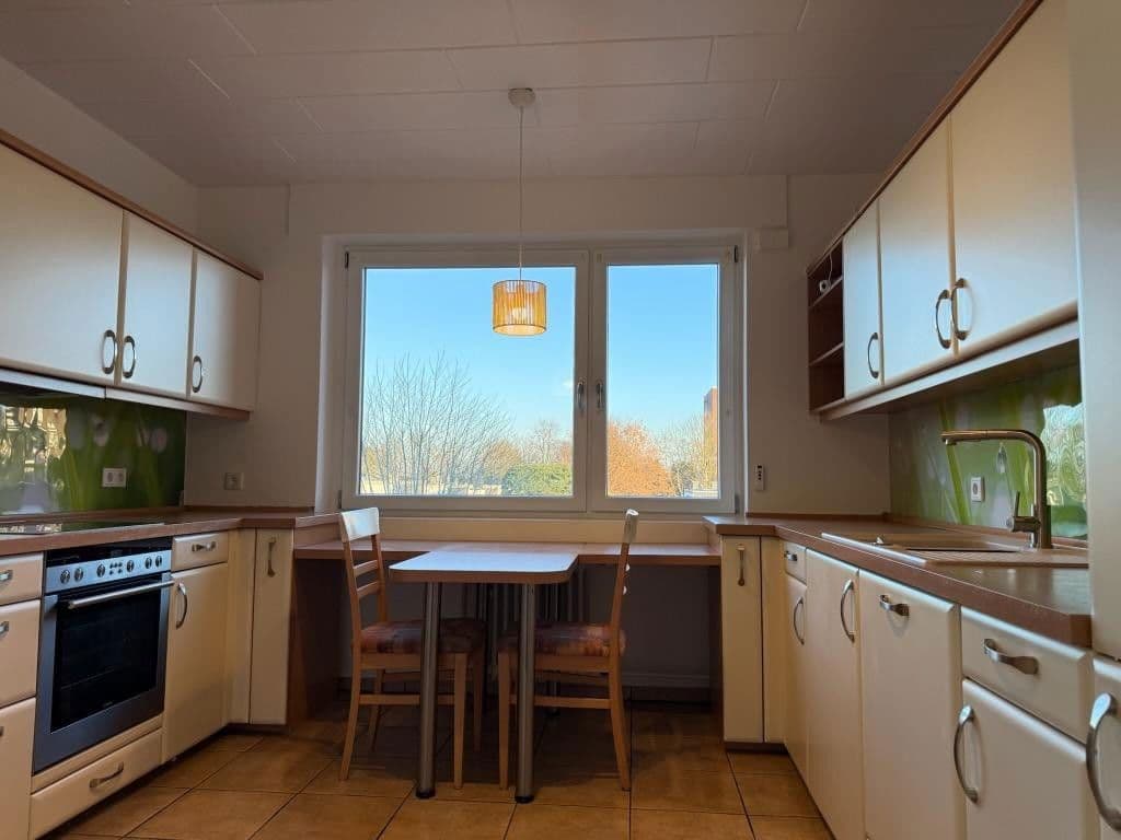 Prenájom bytu 3-izbový 123 m², Frechen, Severné Porýnie - Westfálsko Prenájom bytu 3-izbový 123 m², Frechen, Severné Porýnie - Westfálsko