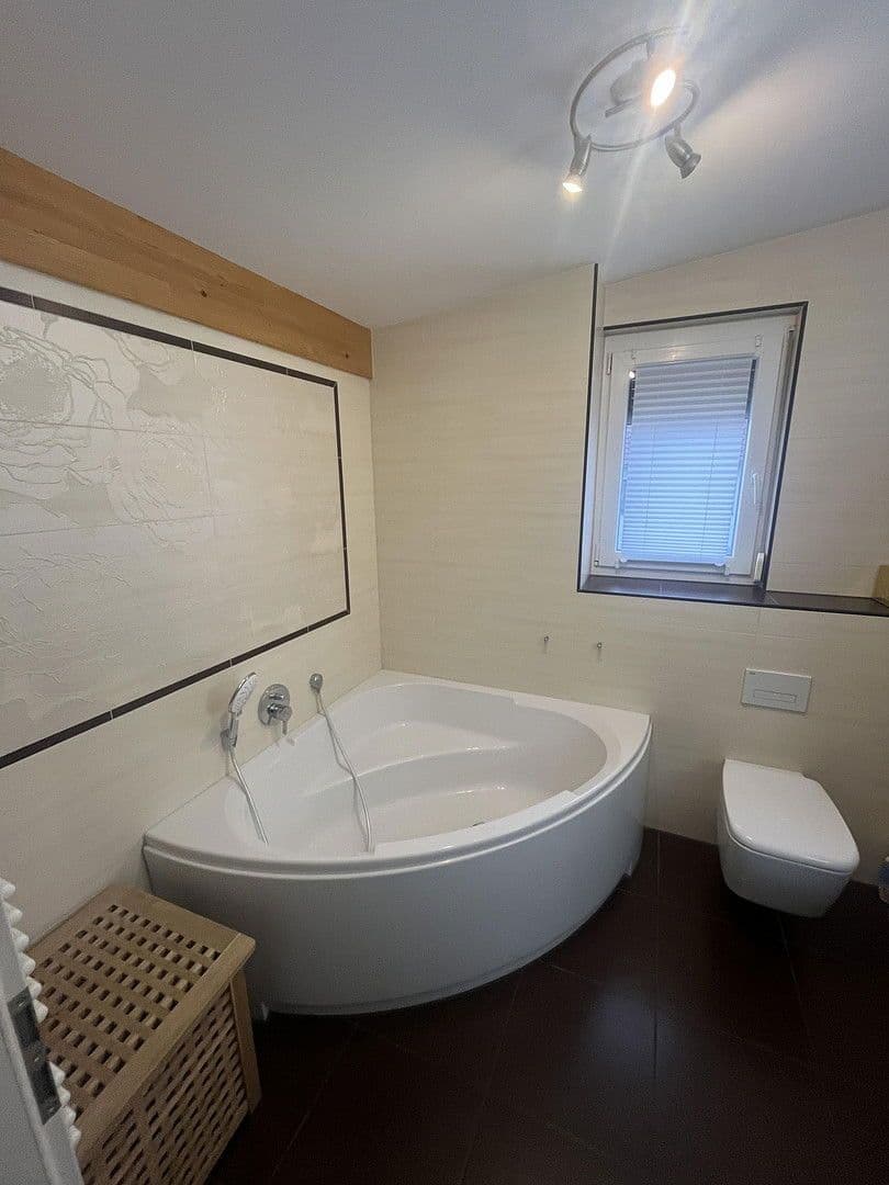 Predaj domu 144 m², pozemek 330 m², Gertrud Luckner Strasse 28, Ditzingen, Bádensko-Wurttembersko Predaj domu 144 m², pozemek 330 m², Gertrud Luckner Strasse 28, Ditzingen, Bádensko-Wurttembersko