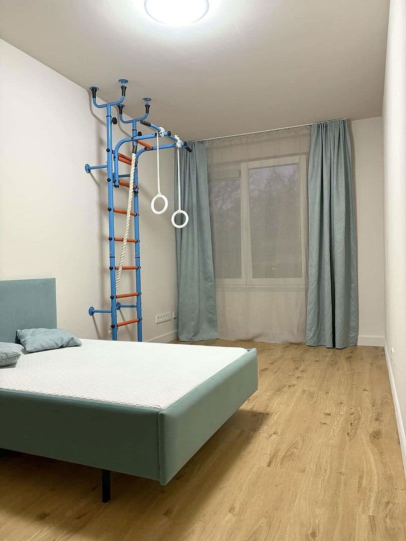 Prenájom bytu 4-izbový 100 m², Kaiserswerther str. 73, Dusseldorf, Severné Porýnie - Westfálsko Prenájom bytu 4-izbový 100 m², Kaiserswerther str. 73, Dusseldorf, Severné Porýnie - Westfálsko