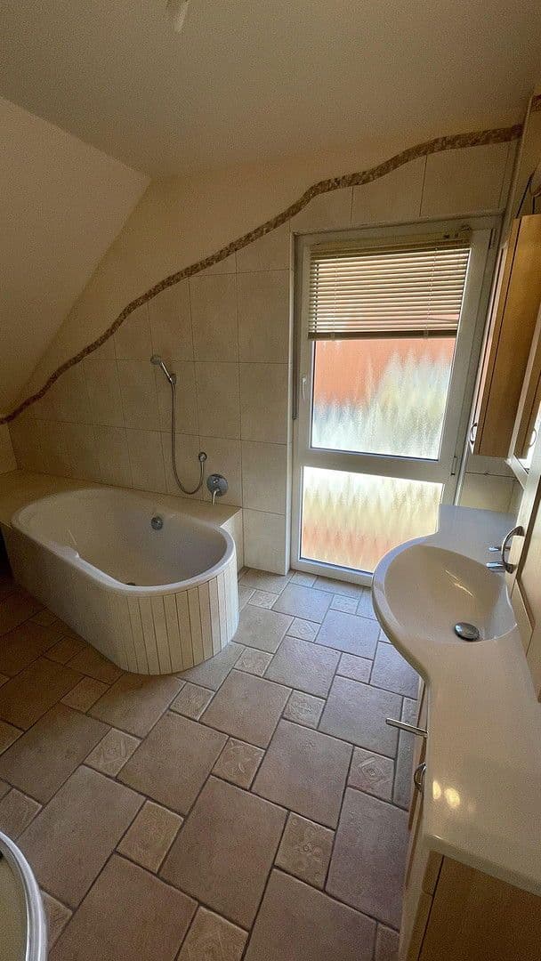 Predaj domu 117 m², pozemek 400 m², Freigericht, Hesensko Predaj domu 117 m², pozemek 400 m², Freigericht, Hesensko