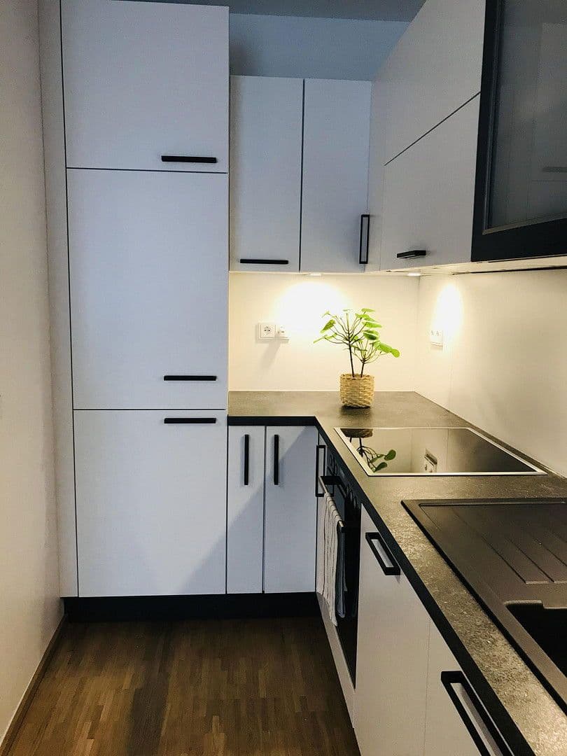 Prenájom bytu 2-izbový 55 m², Frankfurt am Main, Hesensko Prenájom bytu 2-izbový 55 m², Frankfurt am Main, Hesensko