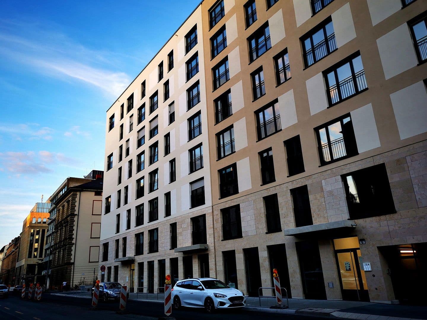Prenájom bytu 2-izbový 55 m², Frankfurt am Main, Hesensko Prenájom bytu 2-izbový 55 m², Frankfurt am Main, Hesensko