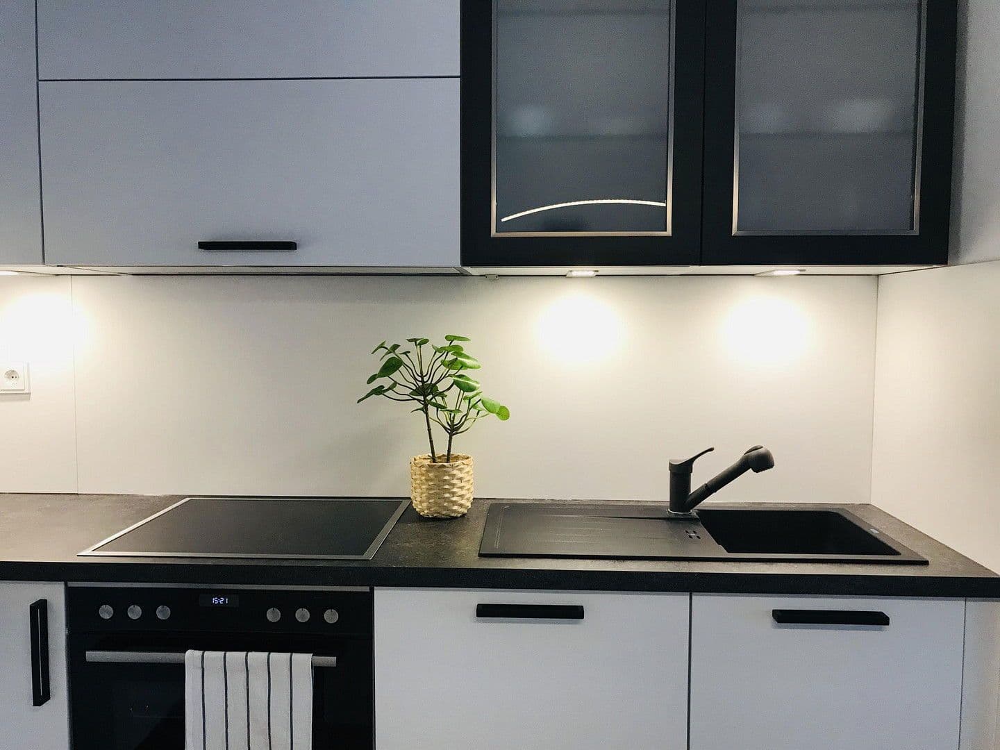 Prenájom bytu 2-izbový 55 m², Frankfurt am Main, Hesensko Prenájom bytu 2-izbový 55 m², Frankfurt am Main, Hesensko