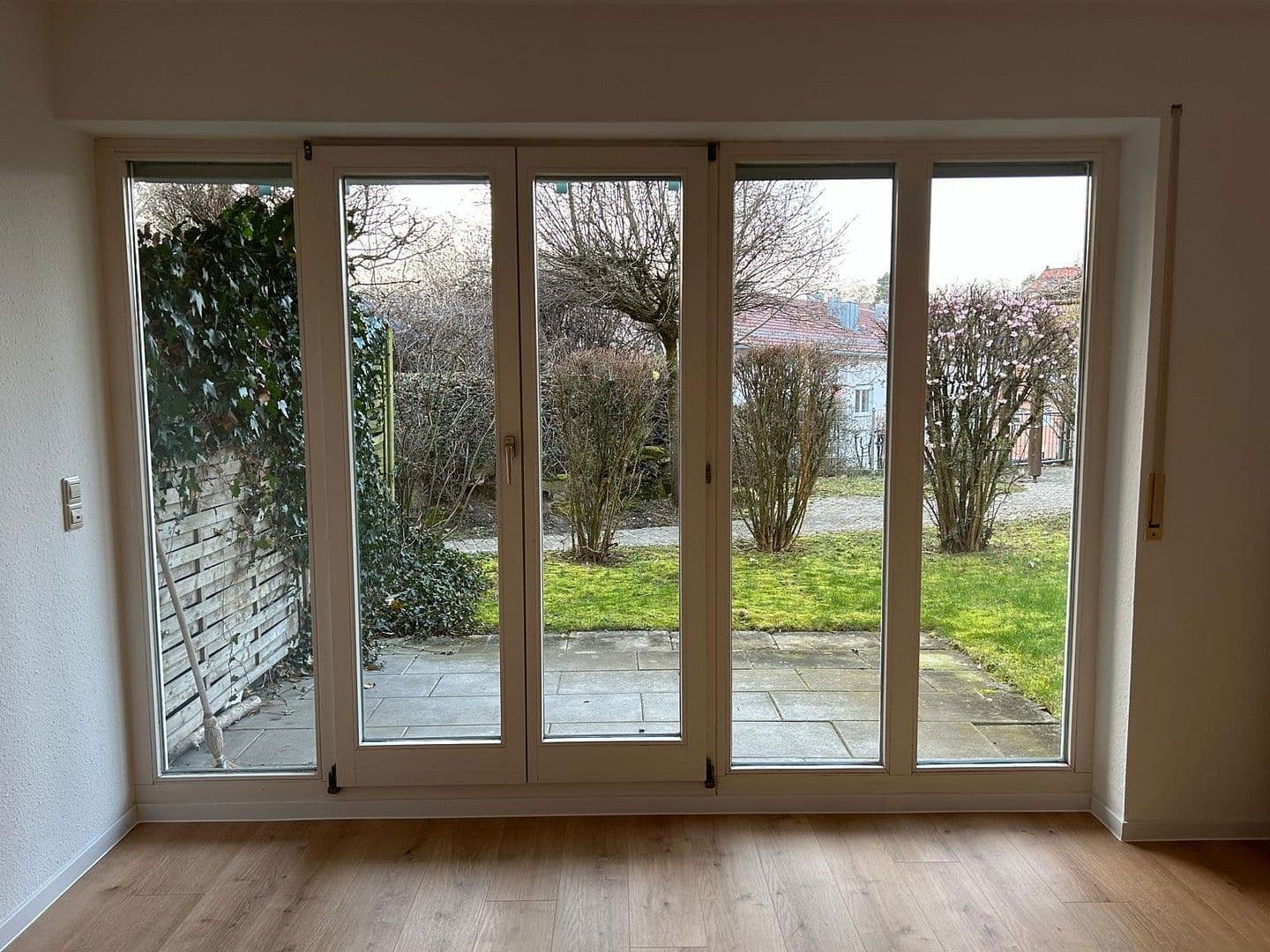 Prenájom bytu 2-izbový 57 m², Böblingen, Bádensko-Wurttembersko Prenájom bytu 2-izbový 57 m², Böblingen, Bádensko-Wurttembersko