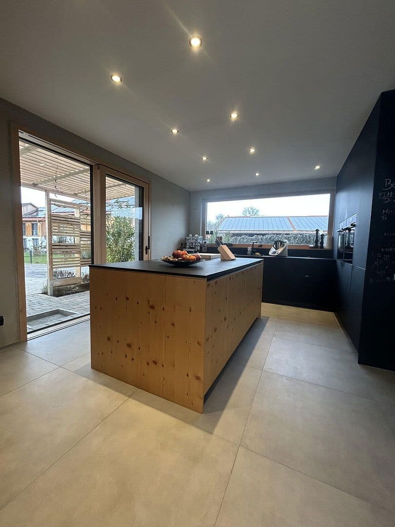 Predaj domu 170 m², pozemek 503 m², Moosach, Bavorsko Predaj domu 170 m², pozemek 503 m², Moosach, Bavorsko