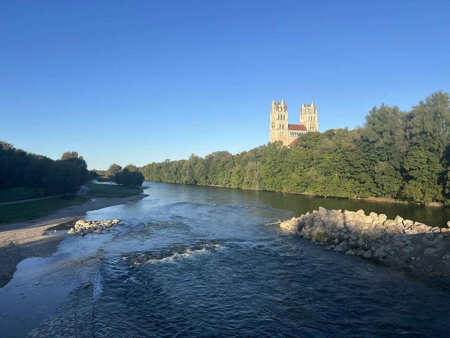 Prenájom bytu 3-izbový 60 m², München, Bavorsko Prenájom bytu 3-izbový 60 m², München, Bavorsko