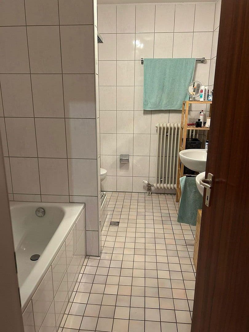 Prenájom bytu 2-izbový 64 m², Riedrain 9, Frankfurt, Hesensko Prenájom bytu 2-izbový 64 m², Riedrain 9, Frankfurt, Hesensko