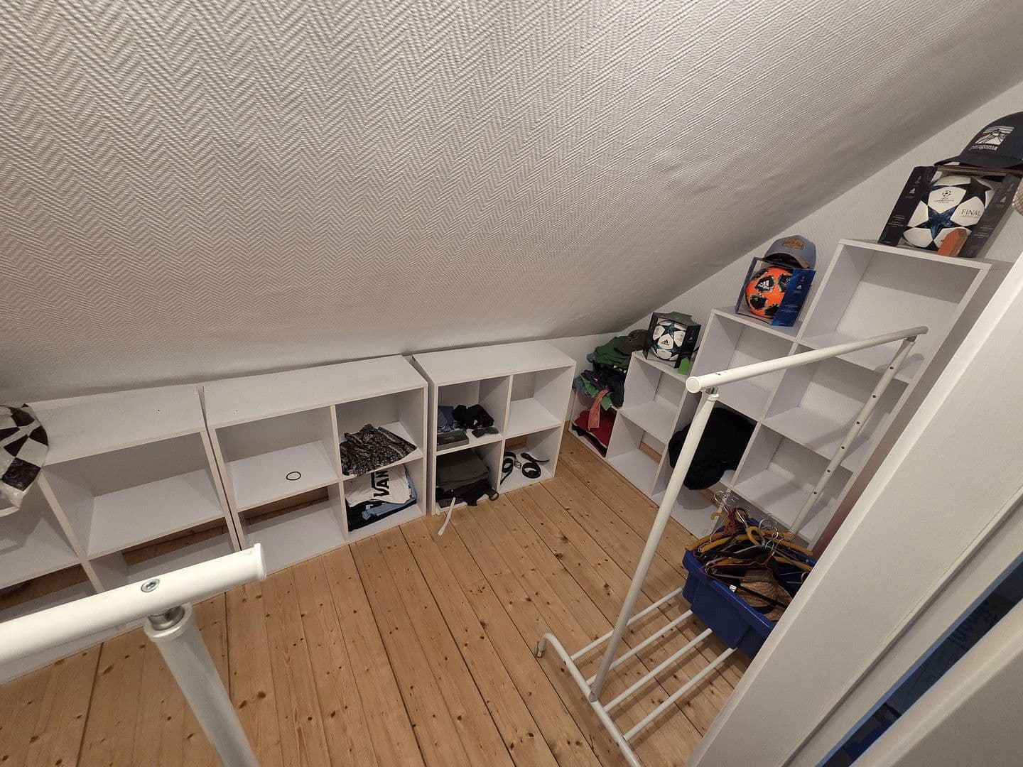 Predaj domu 110 m², pozemek 493 m², Anemonenweg 9a, Laatzen, Dolné Sasko Predaj domu 110 m², pozemek 493 m², Anemonenweg 9a, Laatzen, Dolné Sasko