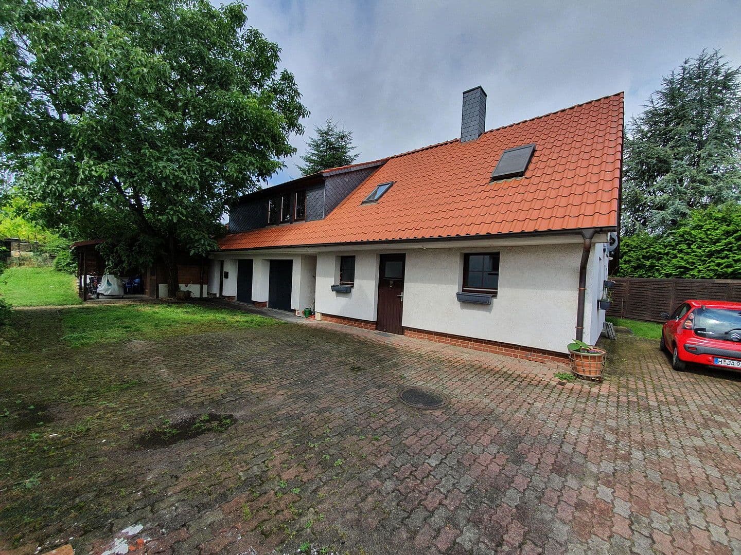 Predaj domu 110 m², pozemek 493 m², Anemonenweg 9a, Laatzen, Dolné Sasko Predaj domu 110 m², pozemek 493 m², Anemonenweg 9a, Laatzen, Dolné Sasko