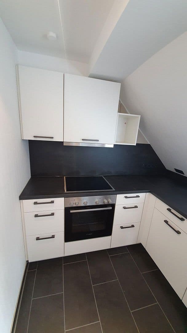 Predaj domu 110 m², pozemek 493 m², Anemonenweg 9a, Laatzen, Dolné Sasko Predaj domu 110 m², pozemek 493 m², Anemonenweg 9a, Laatzen, Dolné Sasko