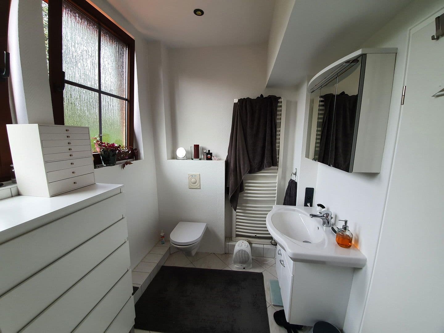 Predaj domu 110 m², pozemek 493 m², Anemonenweg 9a, Laatzen, Dolné Sasko Predaj domu 110 m², pozemek 493 m², Anemonenweg 9a, Laatzen, Dolné Sasko