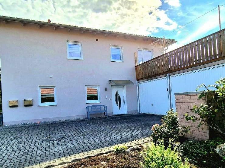 Prenájom bytu 3-izbový 90 m², Bad Griesbach i.Rottal, Bavorsko Prenájom bytu 3-izbový 90 m², Bad Griesbach i.Rottal, Bavorsko