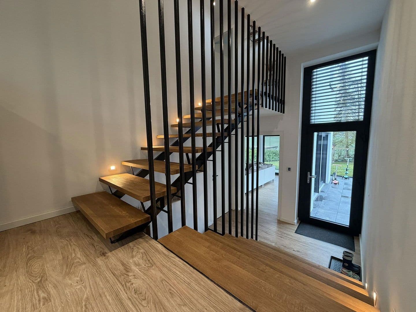 Predaj domu 306 m², pozemek 1.400 m², Ilsfeld, Bádensko-Wurttembersko Predaj domu 306 m², pozemek 1.400 m², Ilsfeld, Bádensko-Wurttembersko