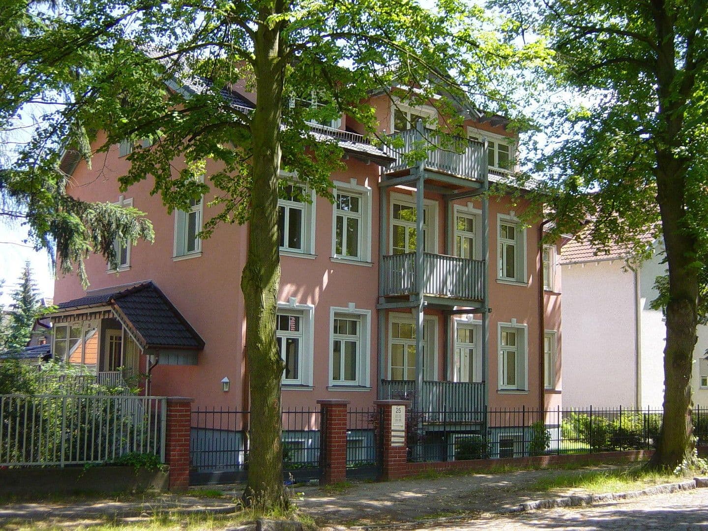 Predaj bytu 4-izbový 121 m², Berlin-Frohnau-Glienicke, Berlín Predaj bytu 4-izbový 121 m², Berlin-Frohnau-Glienicke, Berlín