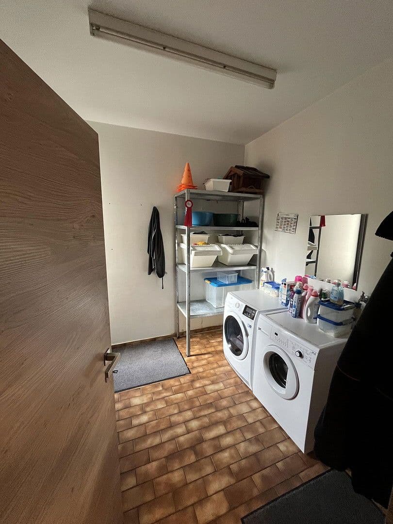 Predaj domu 350 m², pozemek 766 m², Kickelsberg 17, Bad Camberg, Hesensko Predaj domu 350 m², pozemek 766 m², Kickelsberg 17, Bad Camberg, Hesensko