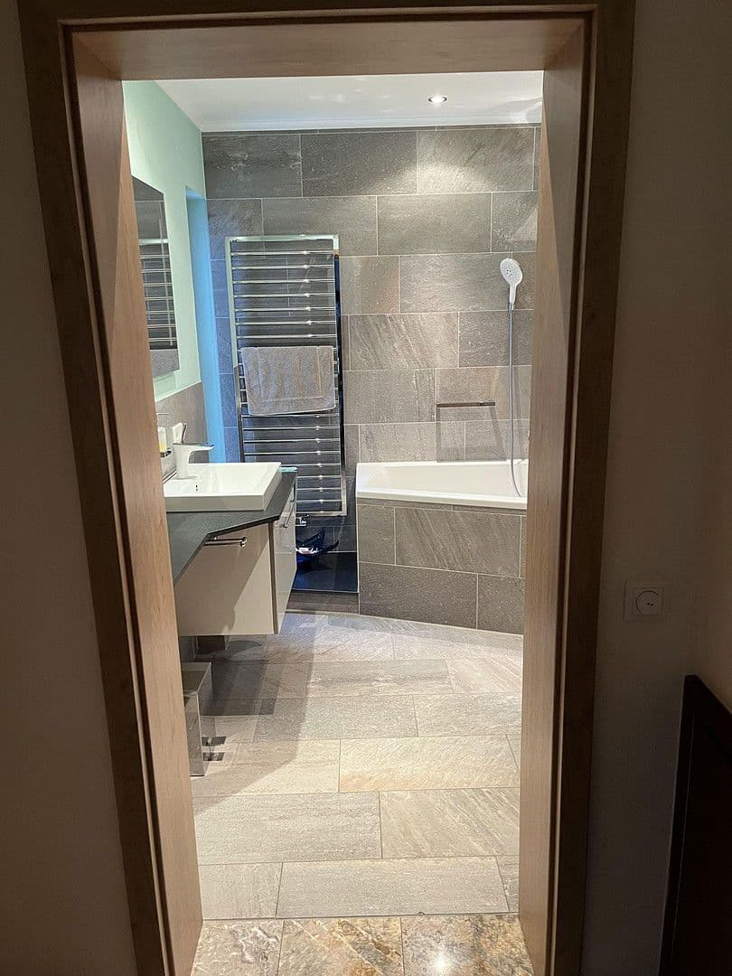 Predaj domu 350 m², pozemek 766 m², Kickelsberg 17, Bad Camberg, Hesensko Predaj domu 350 m², pozemek 766 m², Kickelsberg 17, Bad Camberg, Hesensko