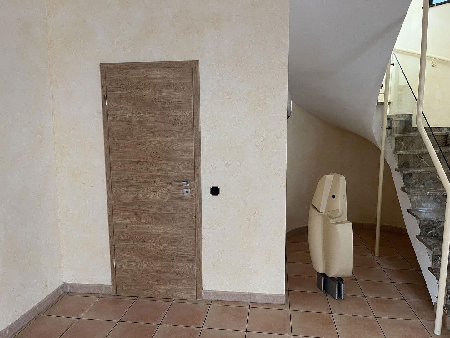 Predaj domu 350 m², pozemek 766 m², Kickelsberg 17, Bad Camberg, Hesensko Predaj domu 350 m², pozemek 766 m², Kickelsberg 17, Bad Camberg, Hesensko