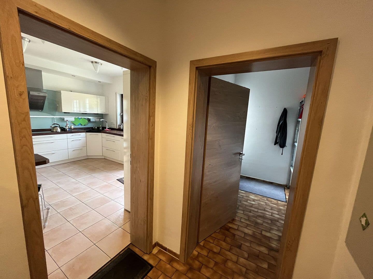 Predaj domu 350 m², pozemek 766 m², Kickelsberg 17, Bad Camberg, Hesensko Predaj domu 350 m², pozemek 766 m², Kickelsberg 17, Bad Camberg, Hesensko