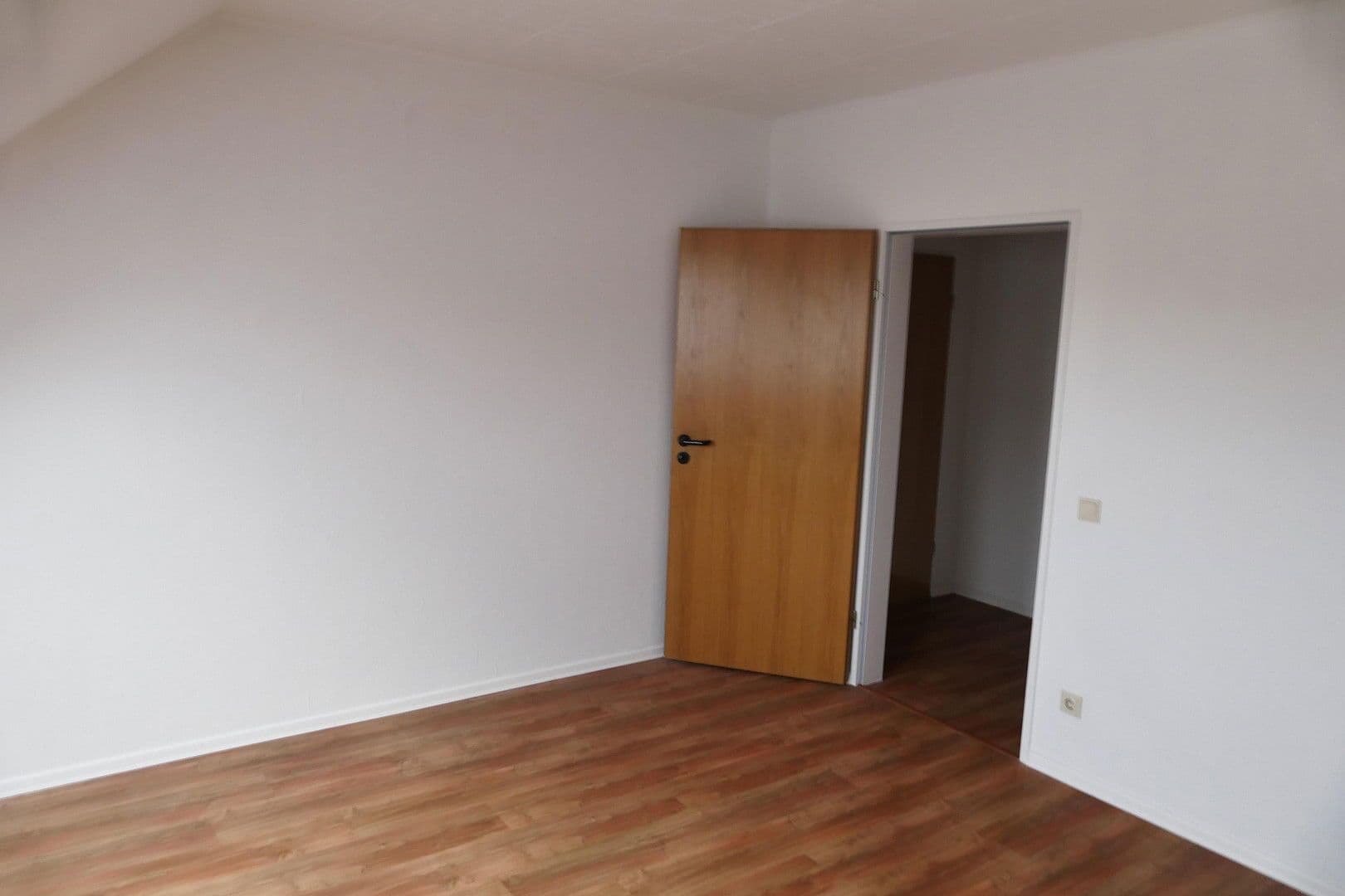 Prenájom bytu 2-izbový 74 m², Plaidt, Porýnie-Falcko Prenájom bytu 2-izbový 74 m², Plaidt, Porýnie-Falcko
