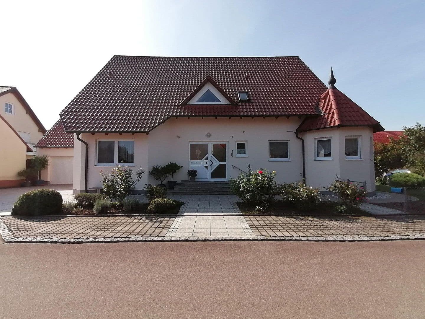 Predaj domu 346 m², pozemek 893 m², Höchstädt an der Donau, Bavorsko Predaj domu 346 m², pozemek 893 m², Höchstädt an der Donau, Bavorsko