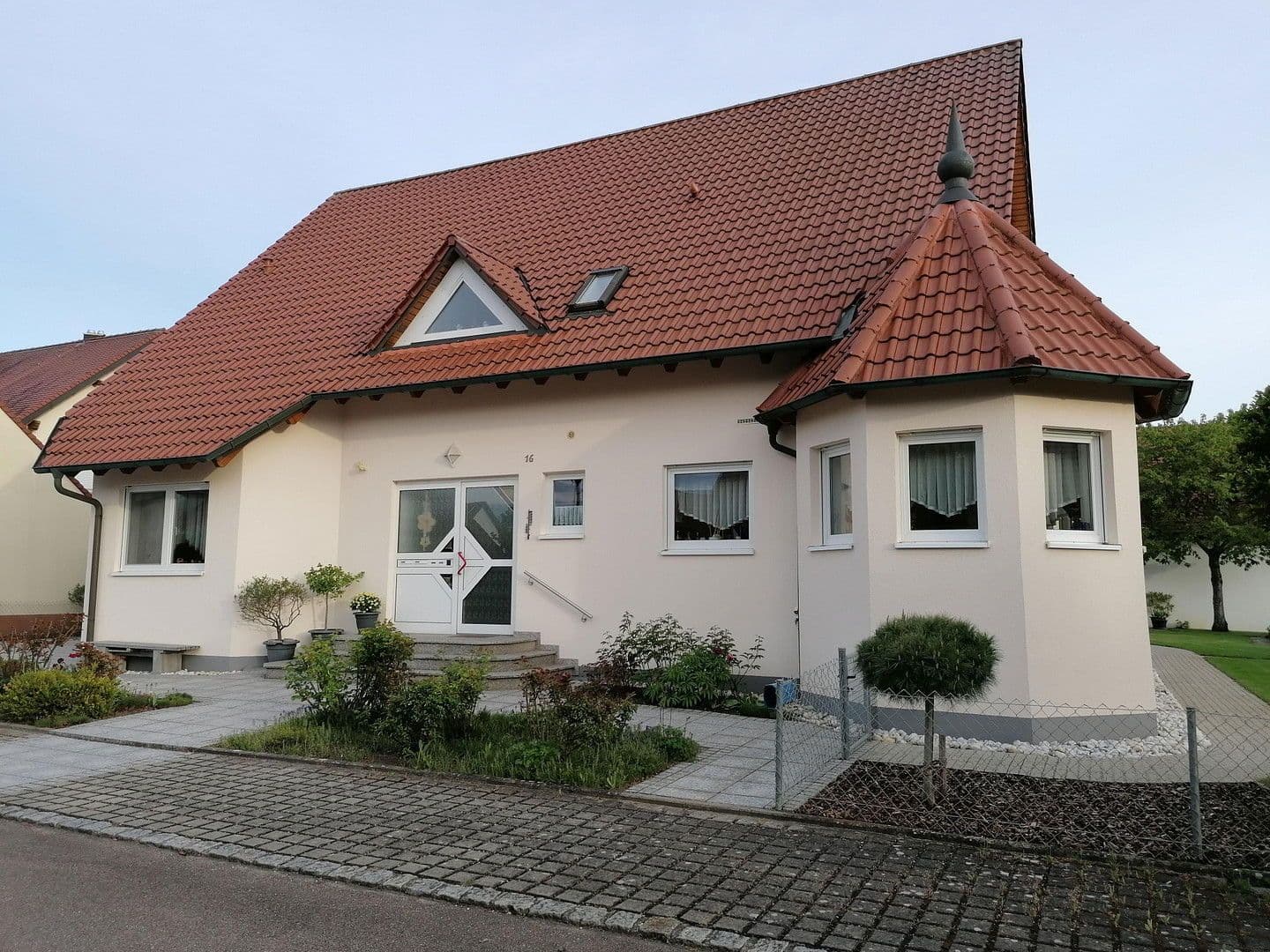 Predaj domu 346 m², pozemek 893 m², Höchstädt an der Donau, Bavorsko Predaj domu 346 m², pozemek 893 m², Höchstädt an der Donau, Bavorsko